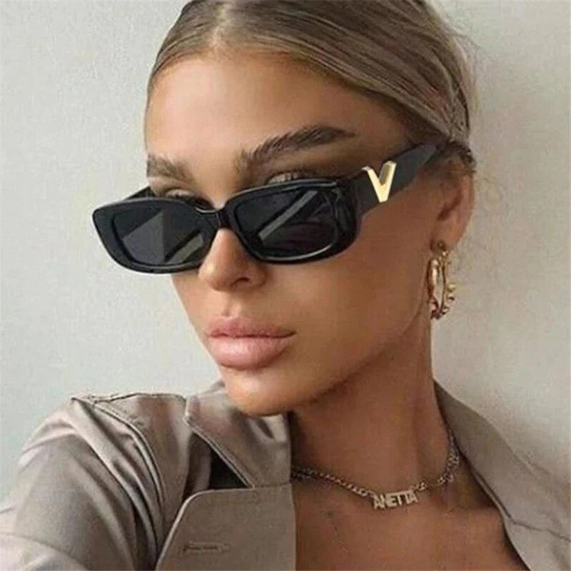 Retro Small Frame Cat Eye Sunglasses for Women Luxury V Sun Glasses Men Fashion Jelly Sunglasses with Metal Hinges